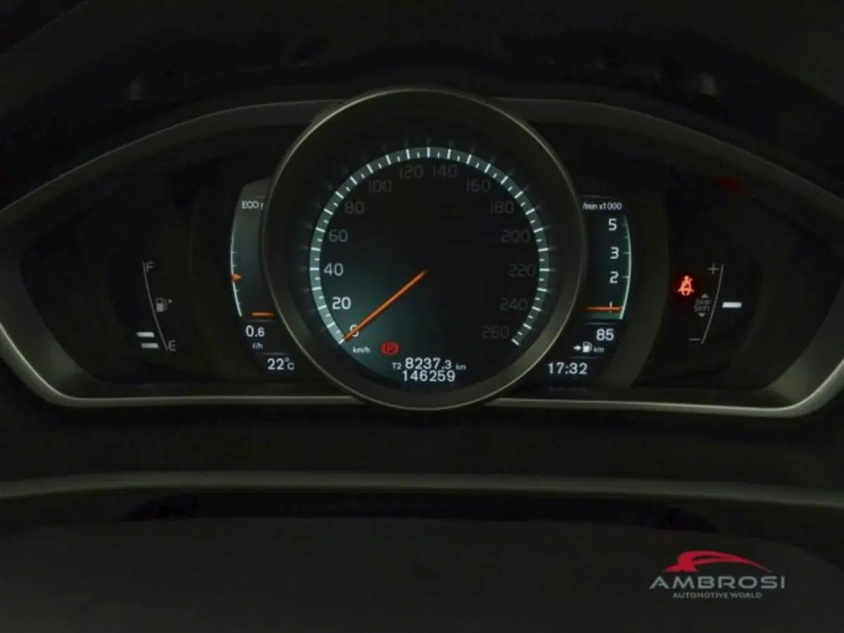 Volvo V40 Cross Country usata a Perugia (13)
