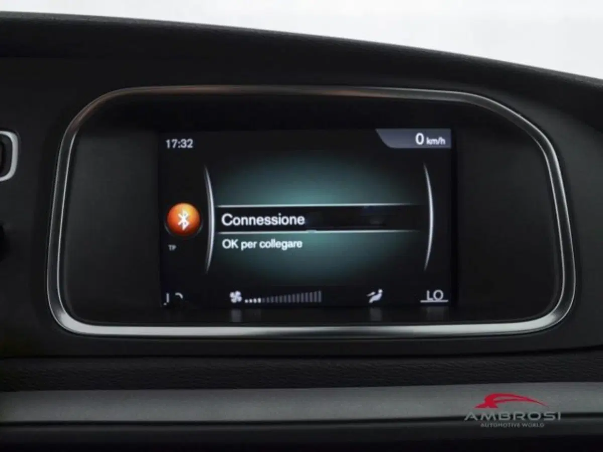 Volvo V40 Cross Country usata a Perugia (15)