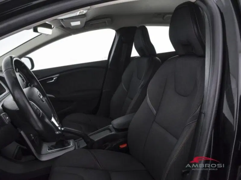 Volvo V40 Cross Country usata a Perugia (9)