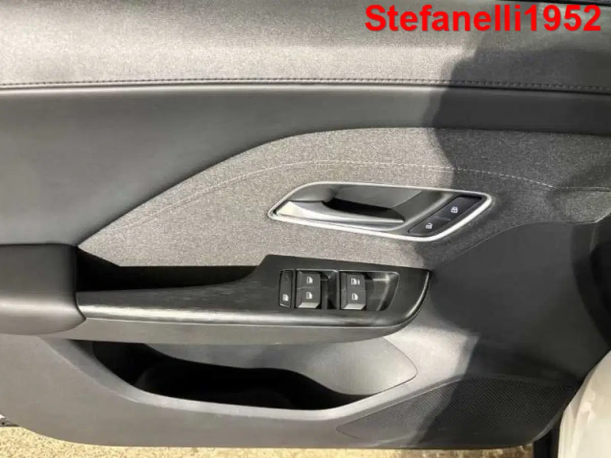 Mg ZS EV nuova a Bologna (10)