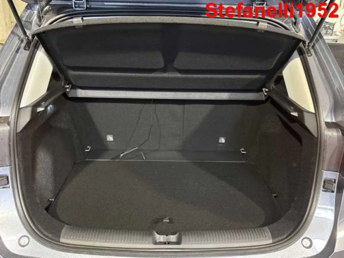Mg ZS EV nuova a Bologna (7)