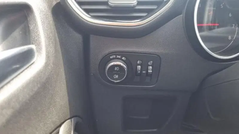 Opel Crossland usata a Savona (11)