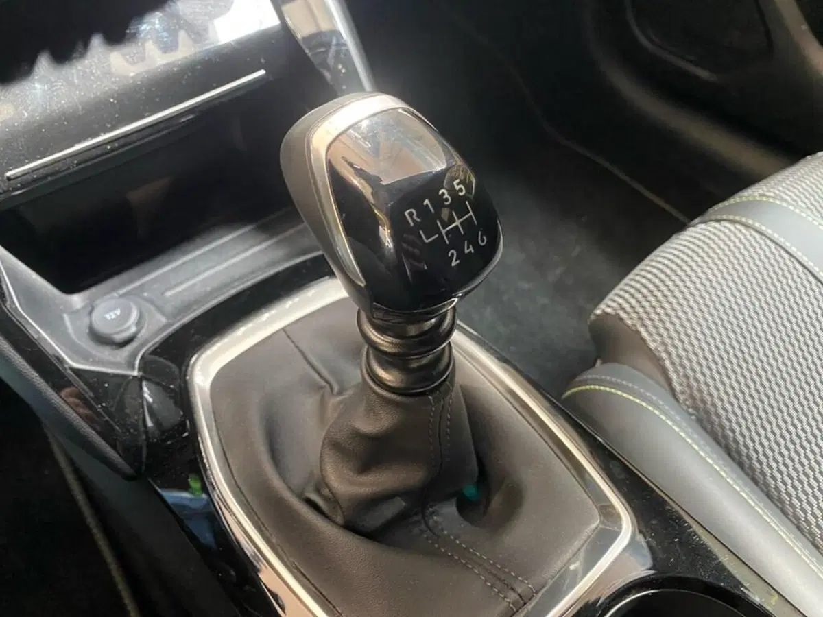 Peugeot 208 usata a Torino (11)