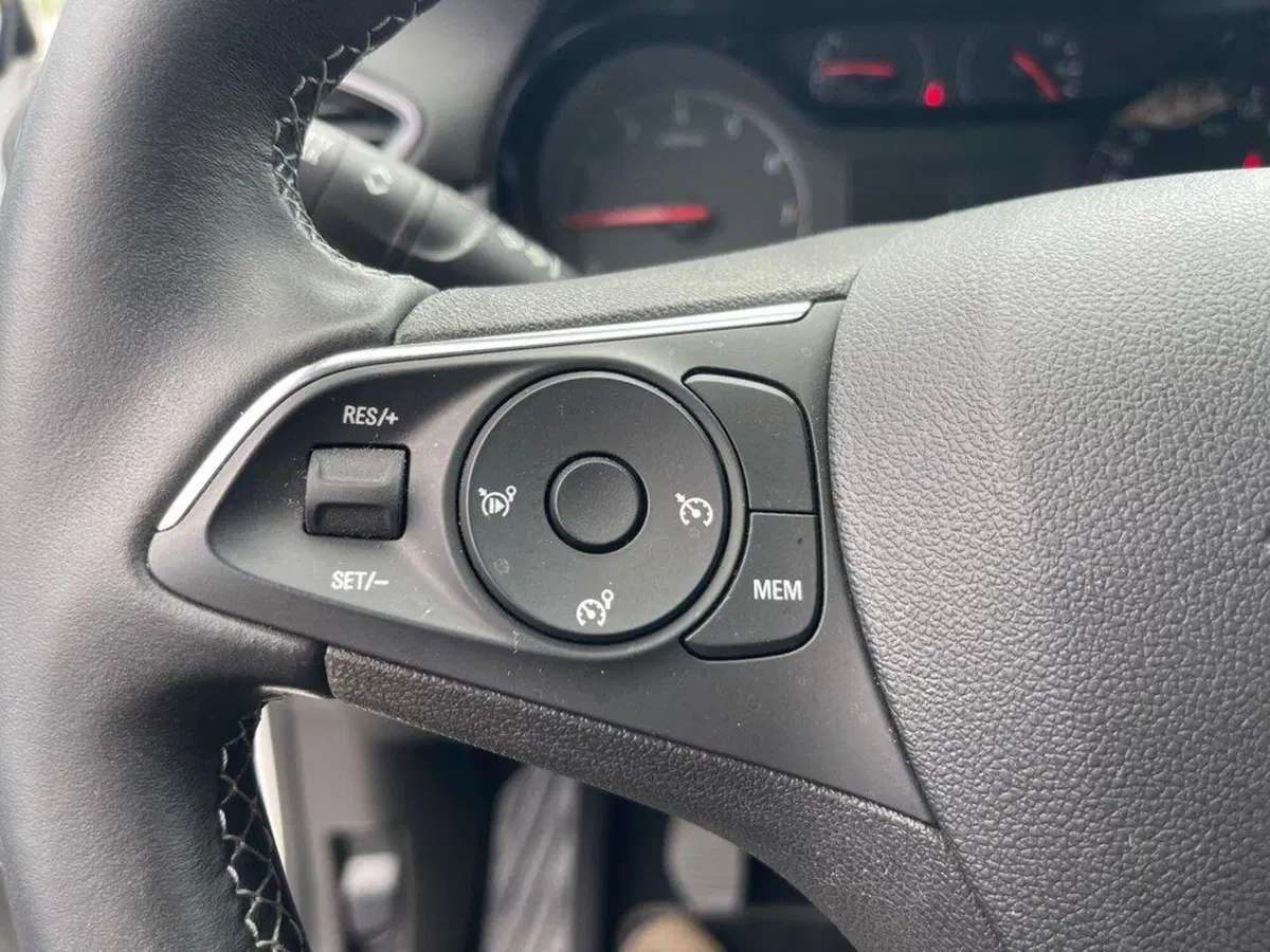 Opel Crossland X usata a Torino (13)