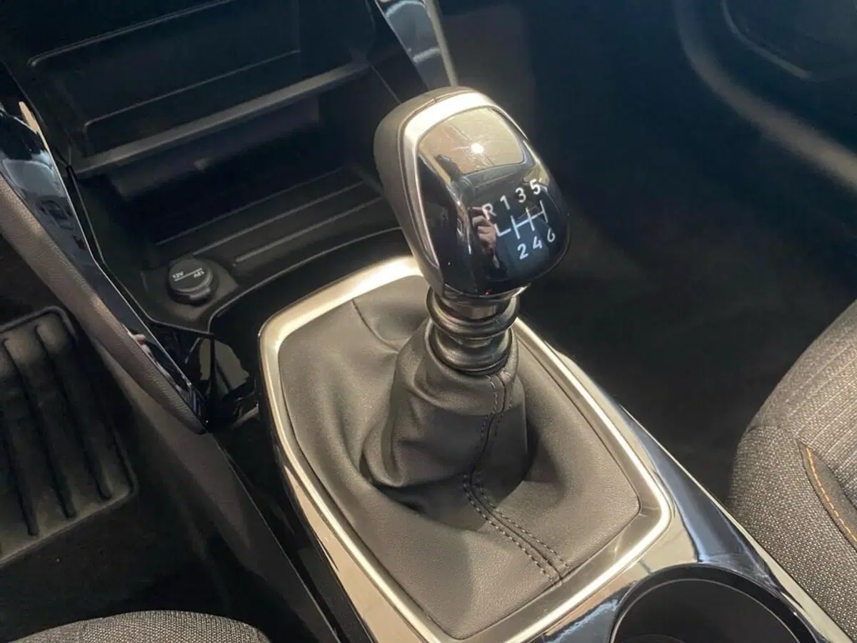 Peugeot 208 nuova a Torino (12)