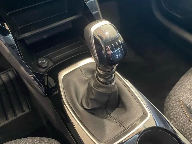 Peugeot 208 nuova a Torino (12)