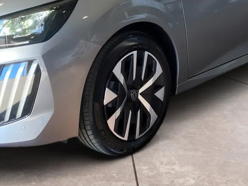 Peugeot 208 nuova a Torino (15)