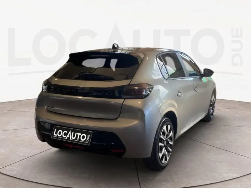 Peugeot 208 nuova a Torino (4)