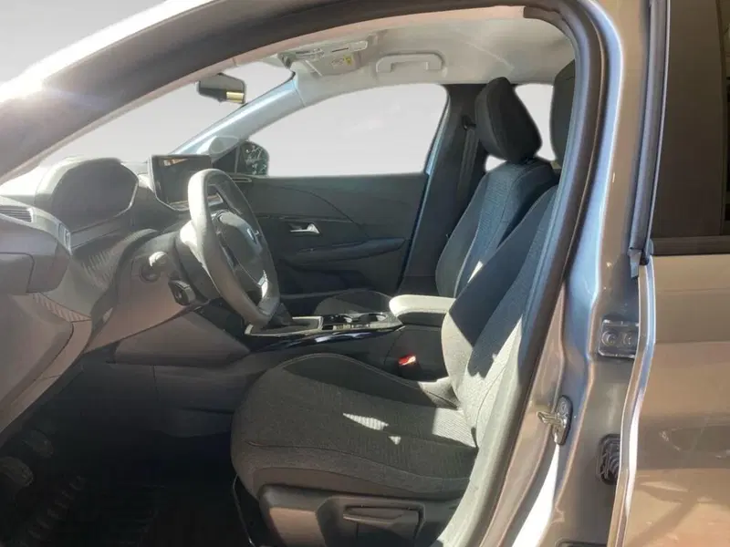 Peugeot 208 nuova a Torino (7)