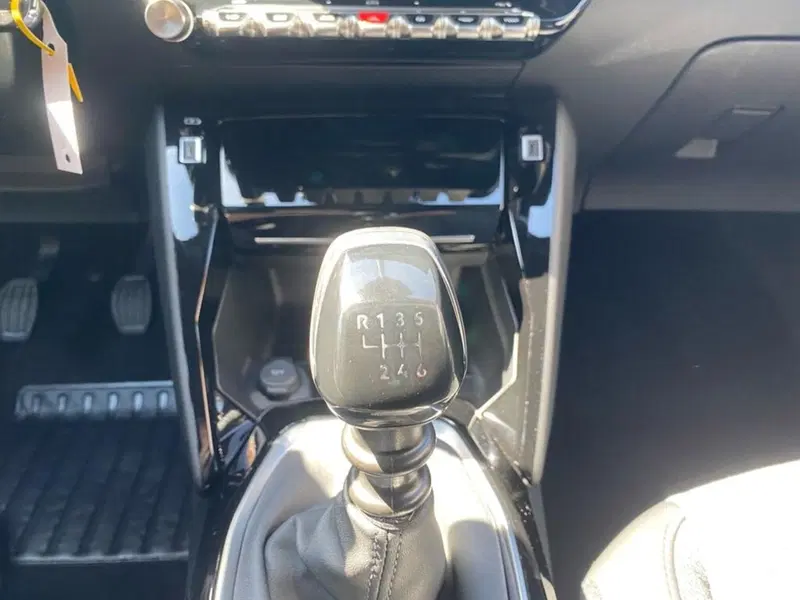 Peugeot 2008 nuova a Torino (12)