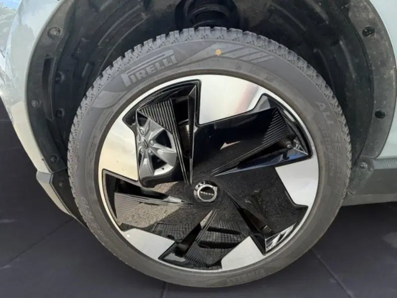 Volvo EX30 usata a Udine (11)