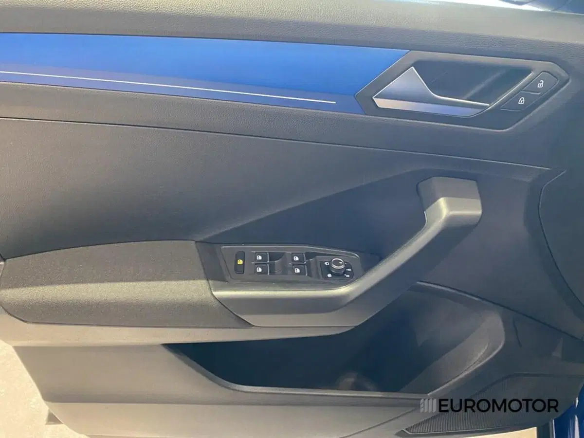 Volkswagen T-Roc usata a Bari (12)