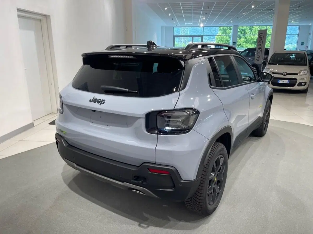 Jeep Avenger nuova a Sondrio (5)