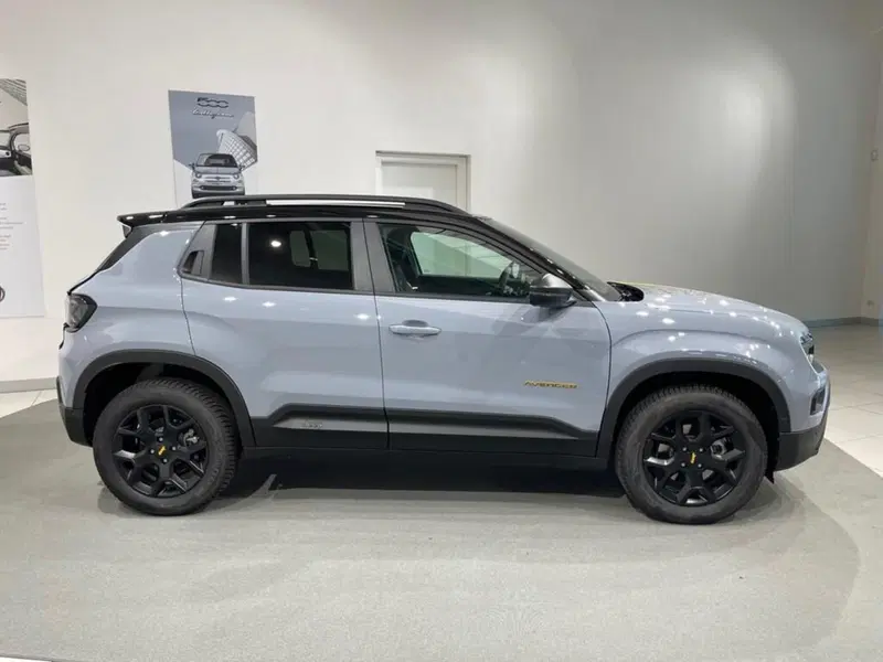 Jeep Avenger nuova a Sondrio (6)