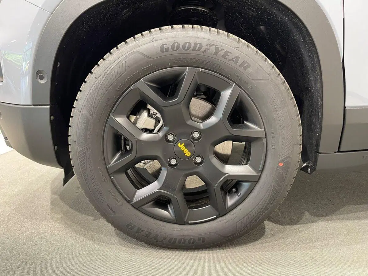 Jeep Avenger nuova a Sondrio (9)