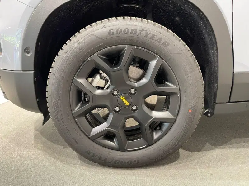 Jeep Avenger nuova a Sondrio (9)