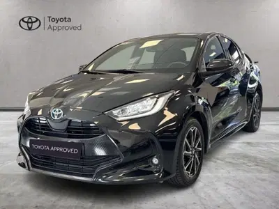 Toyota Yaris 1.5 Hybrid 5 porte Lounge del 2022 usata a Prato