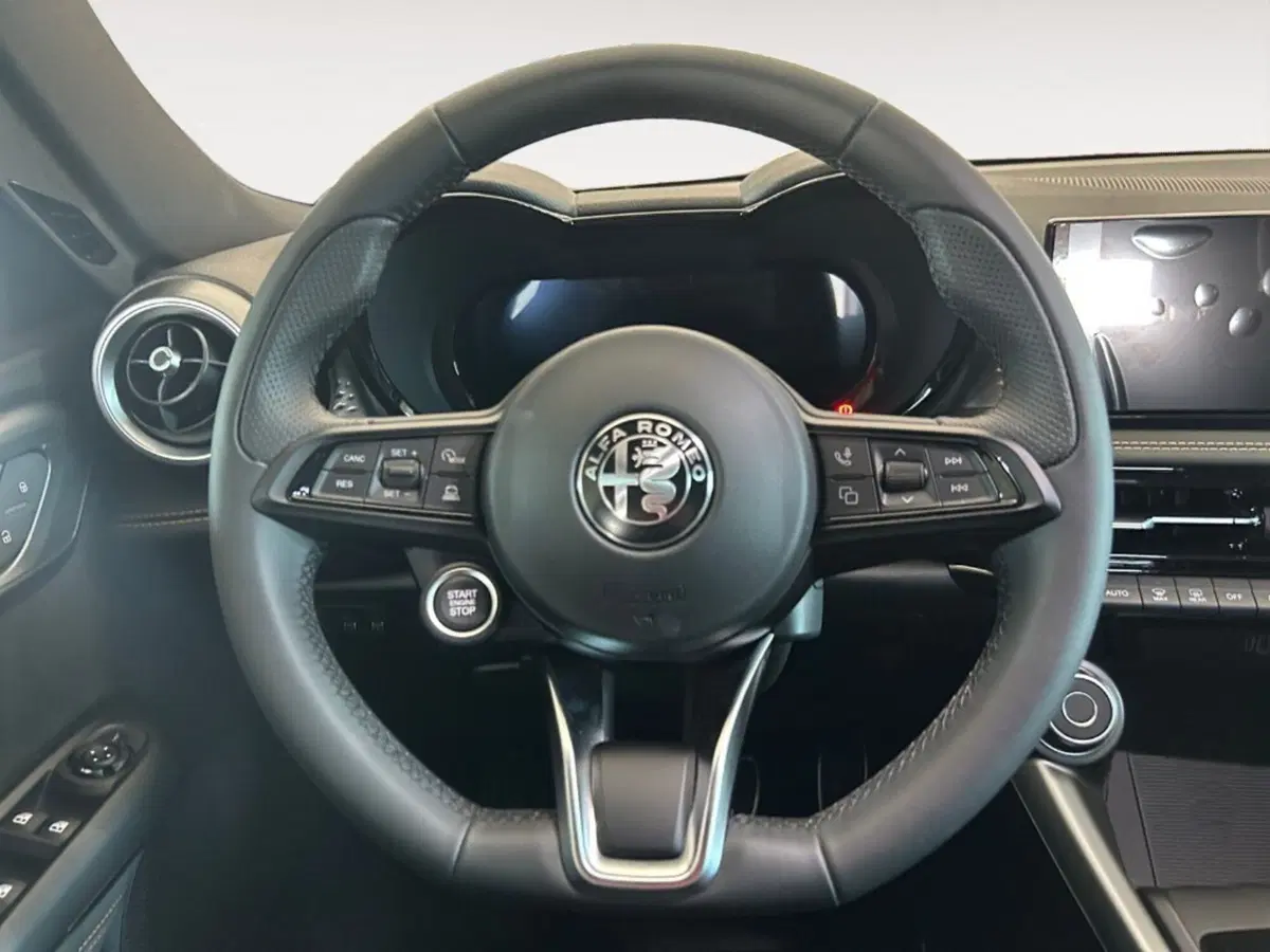 Alfa Romeo Tonale nuova a Verona (13)