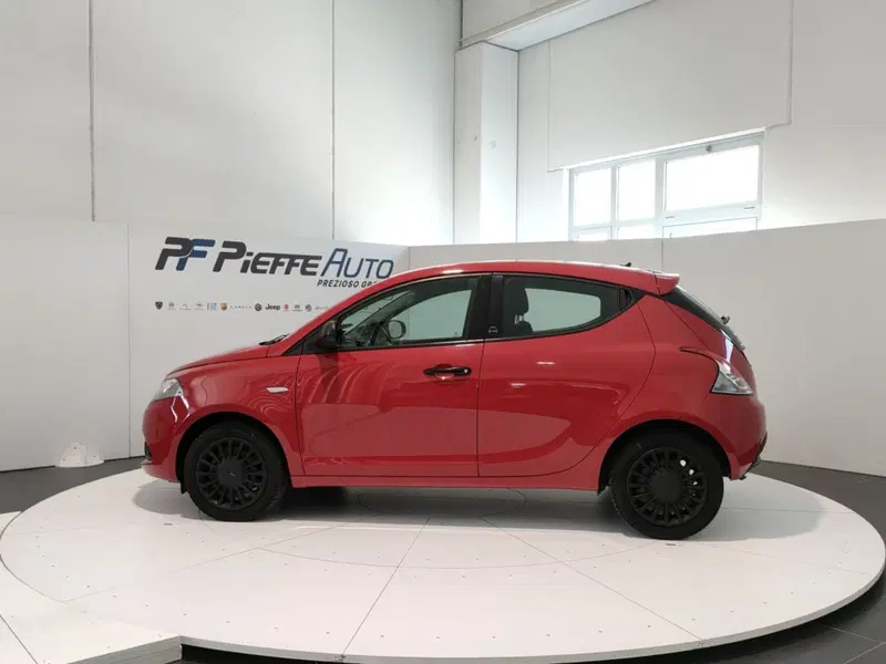 Lancia Ypsilon usata a L'Aquila (2)