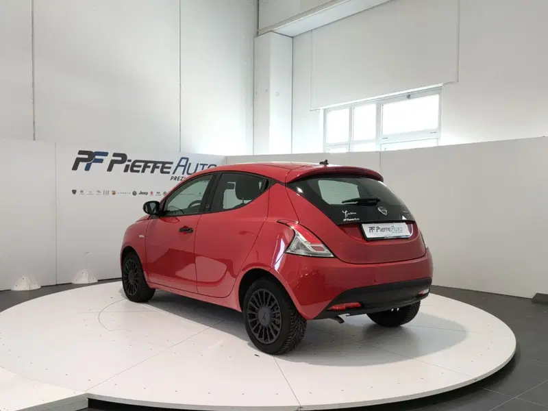 Lancia Ypsilon usata a L'Aquila (3)