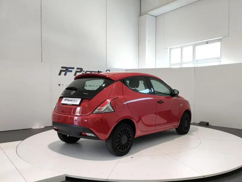 Lancia Ypsilon usata a L'Aquila (4)