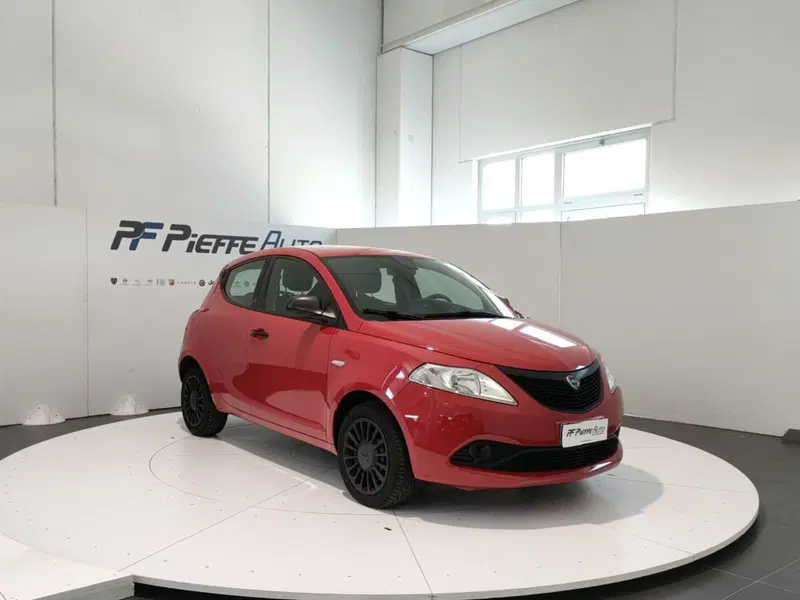 Lancia Ypsilon usata a L'Aquila (6)