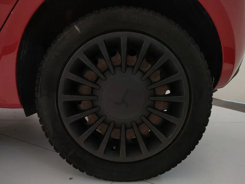 Lancia Ypsilon usata a L'Aquila (7)