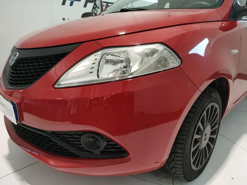 Lancia Ypsilon usata a L'Aquila (9)
