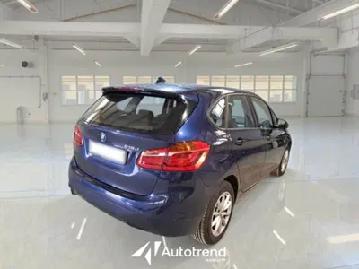 BMW Serie 2 Active Tourer 216d del 2020 usata a Bari