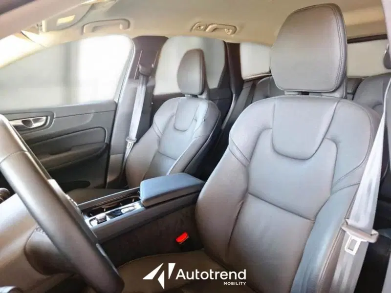 Volvo XC60 usata a Bari (6)