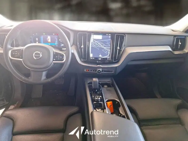 Volvo XC60 usata a Bari (8)