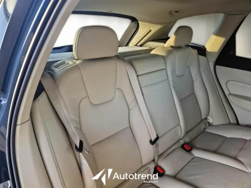 Volvo XC60 usata a Bari (10)
