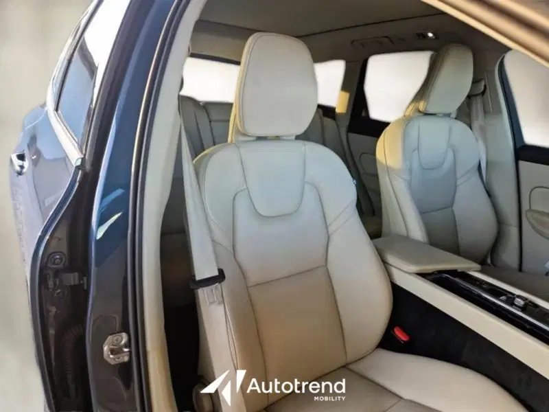 Volvo XC60 usata a Bari (18)