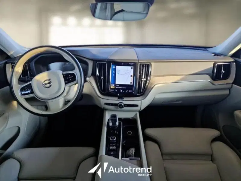 Volvo XC60 usata a Bari (8)