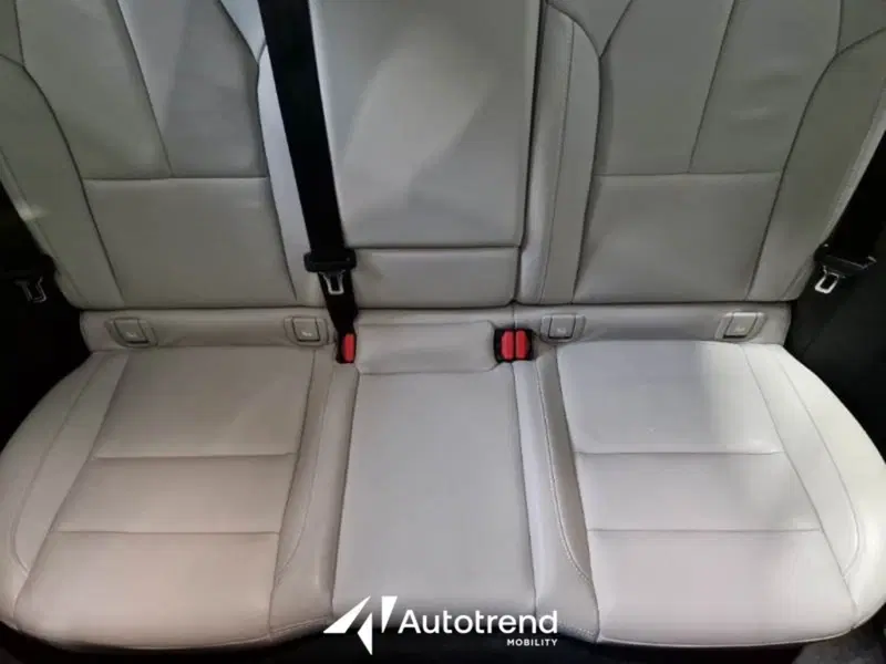 Volvo XC40 usata a Bari (10)