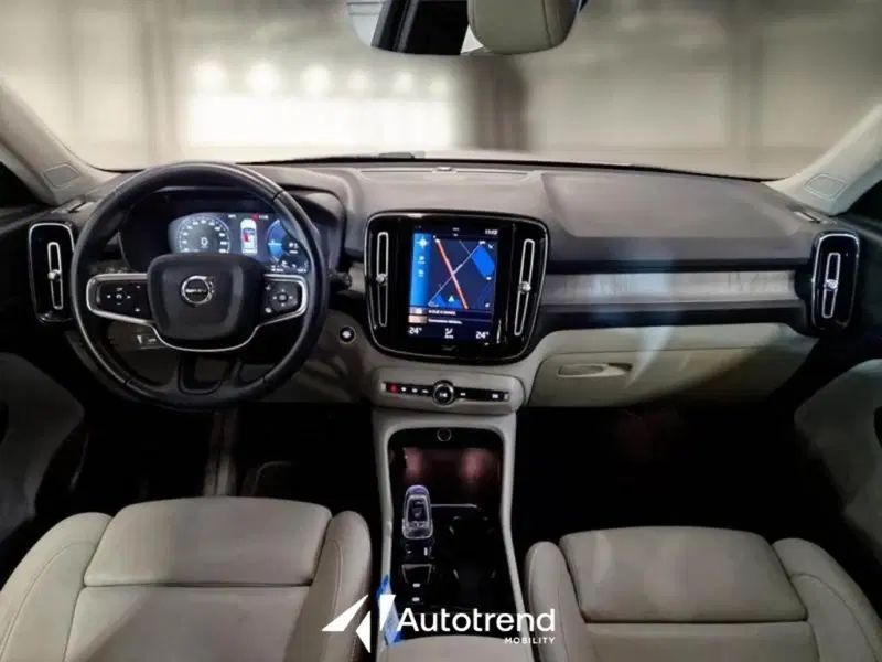 Volvo XC40 usata a Bari (17)