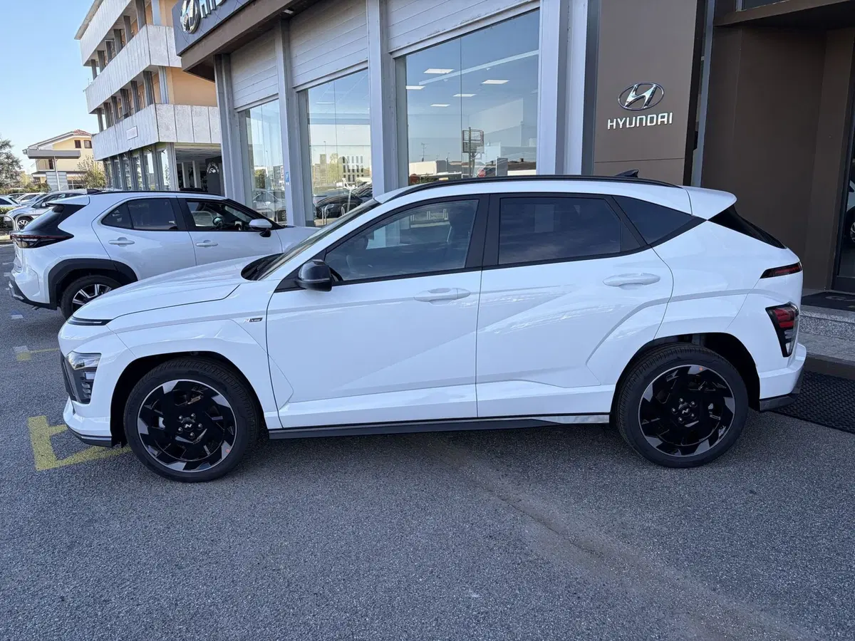 Hyundai Kona nuova a Vercelli (2)