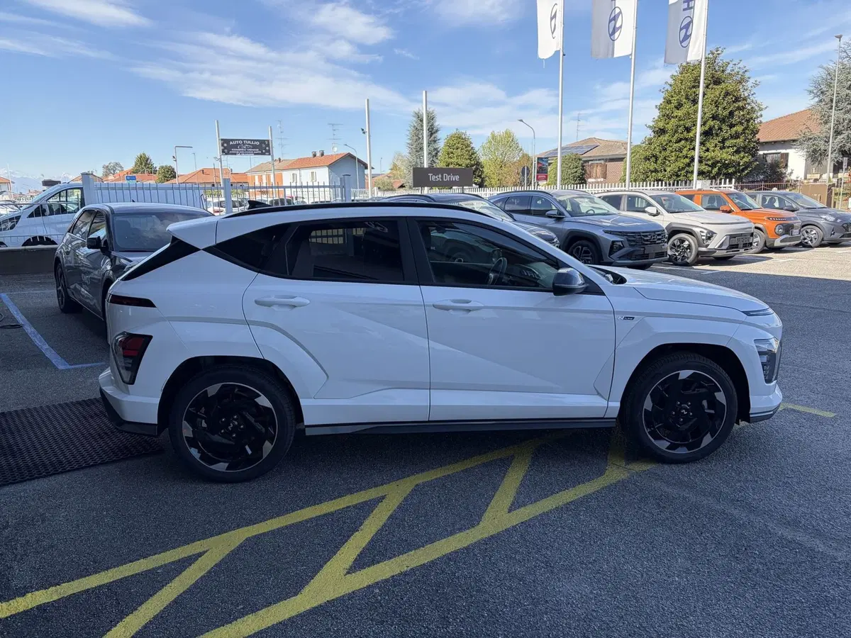Hyundai Kona nuova a Vercelli (5)