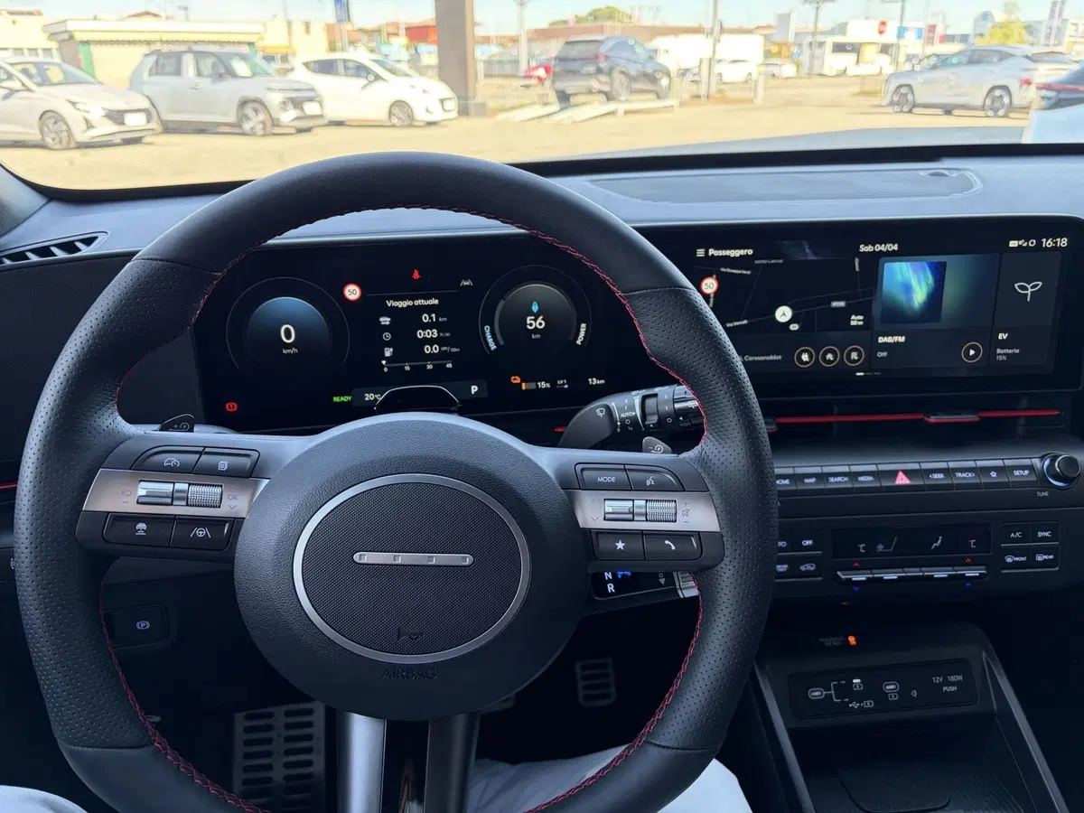 Hyundai Kona nuova a Vercelli (8)