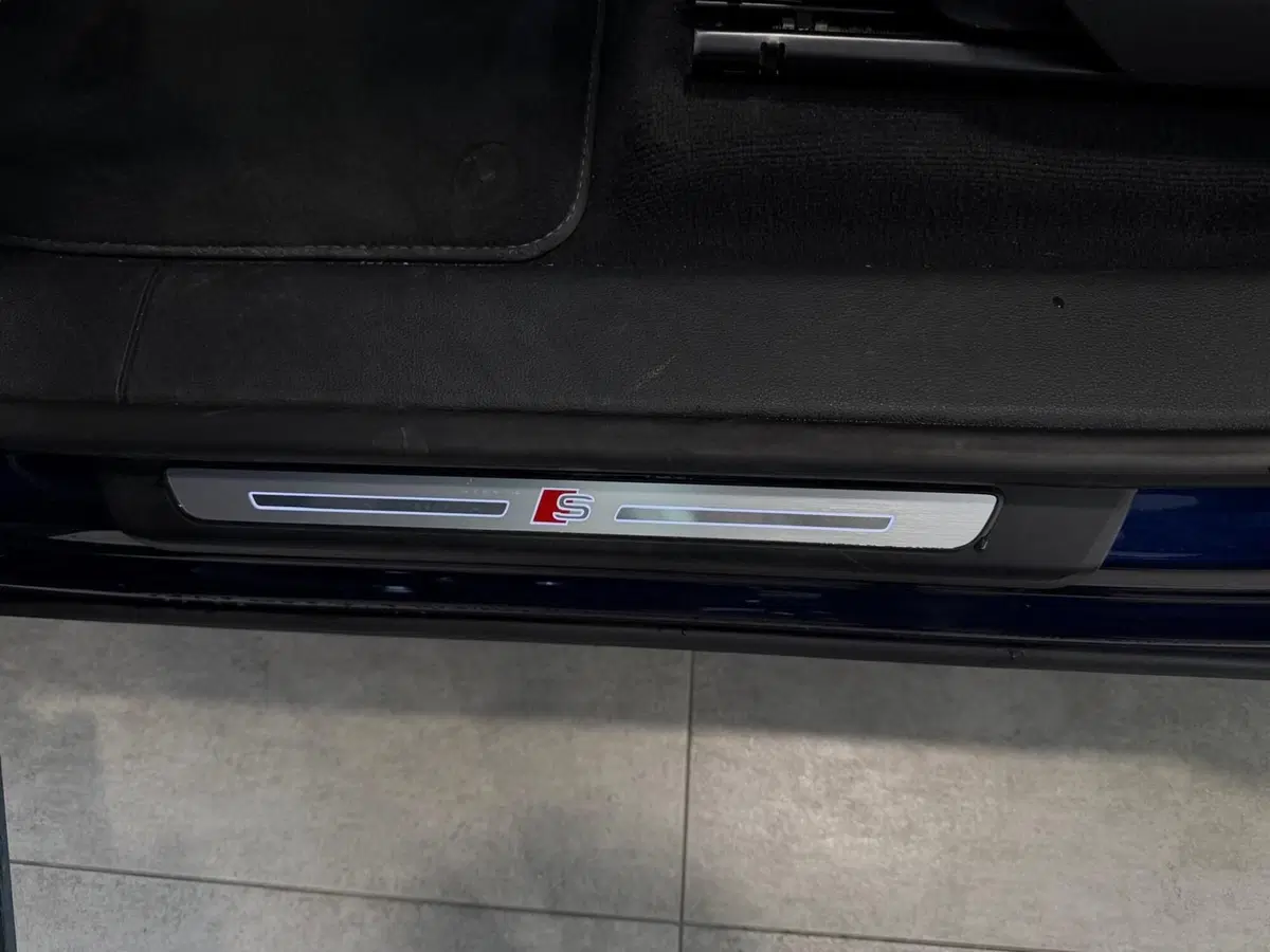 Audi Q8 usata a Napoli (11)