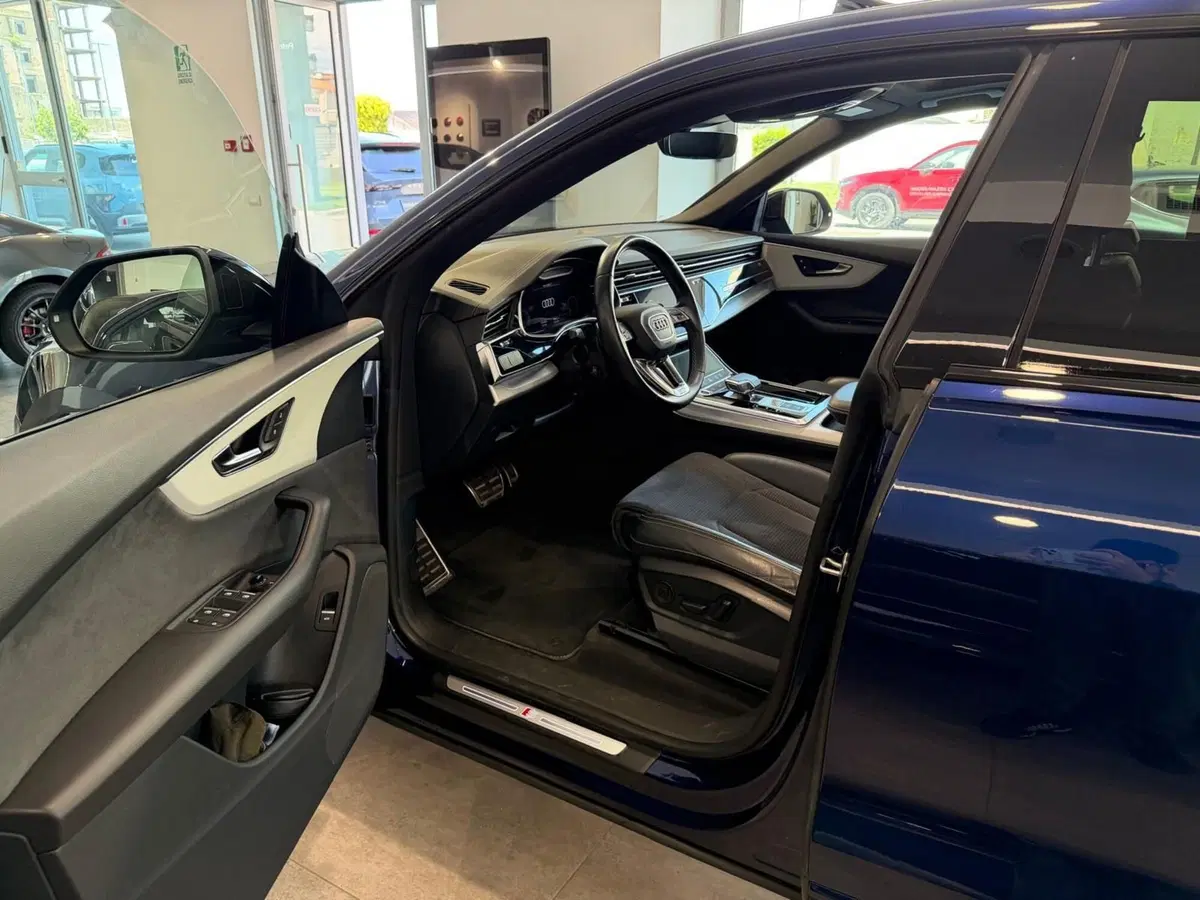 Audi Q8 usata a Napoli (9)