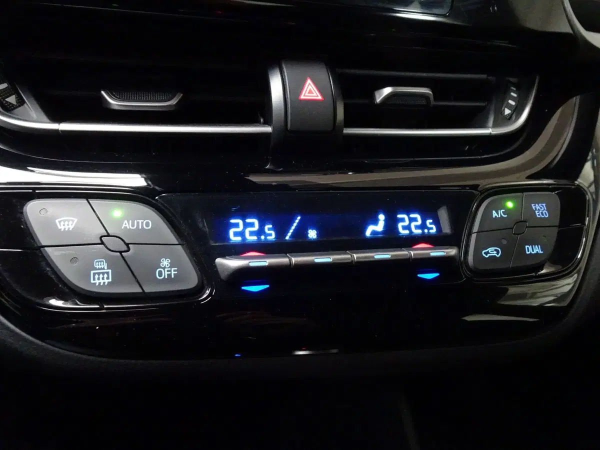 Toyota Toyota C-HR usata a Treviso (17)