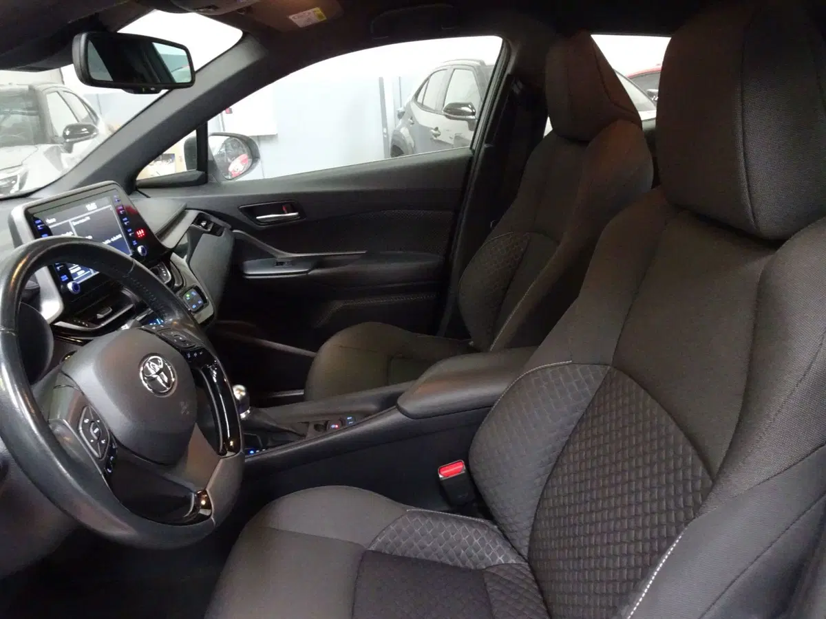 Toyota Toyota C-HR usata a Treviso (8)