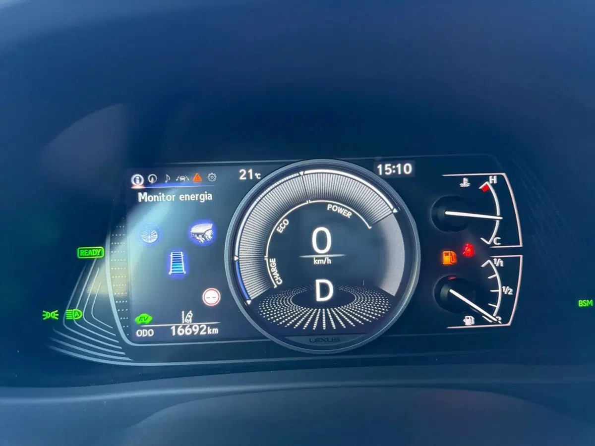 Lexus UX usata a Siracusa (9)