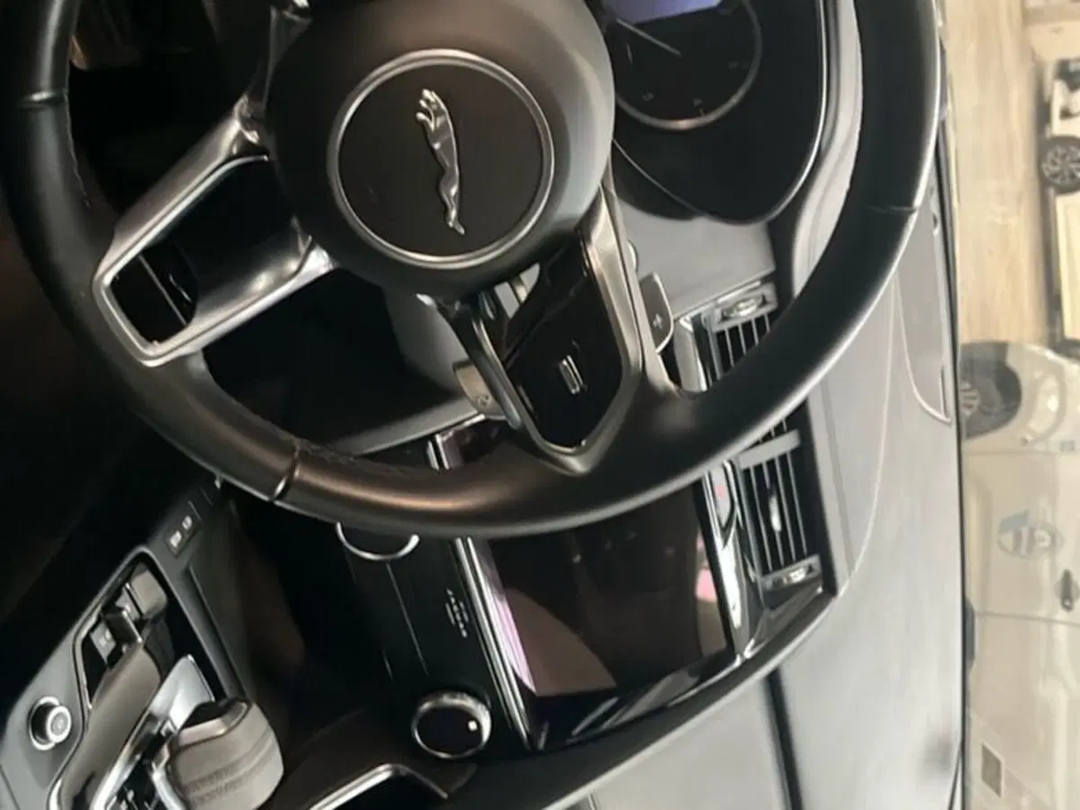 Jaguar E-Pace usata a Vicenza (11)