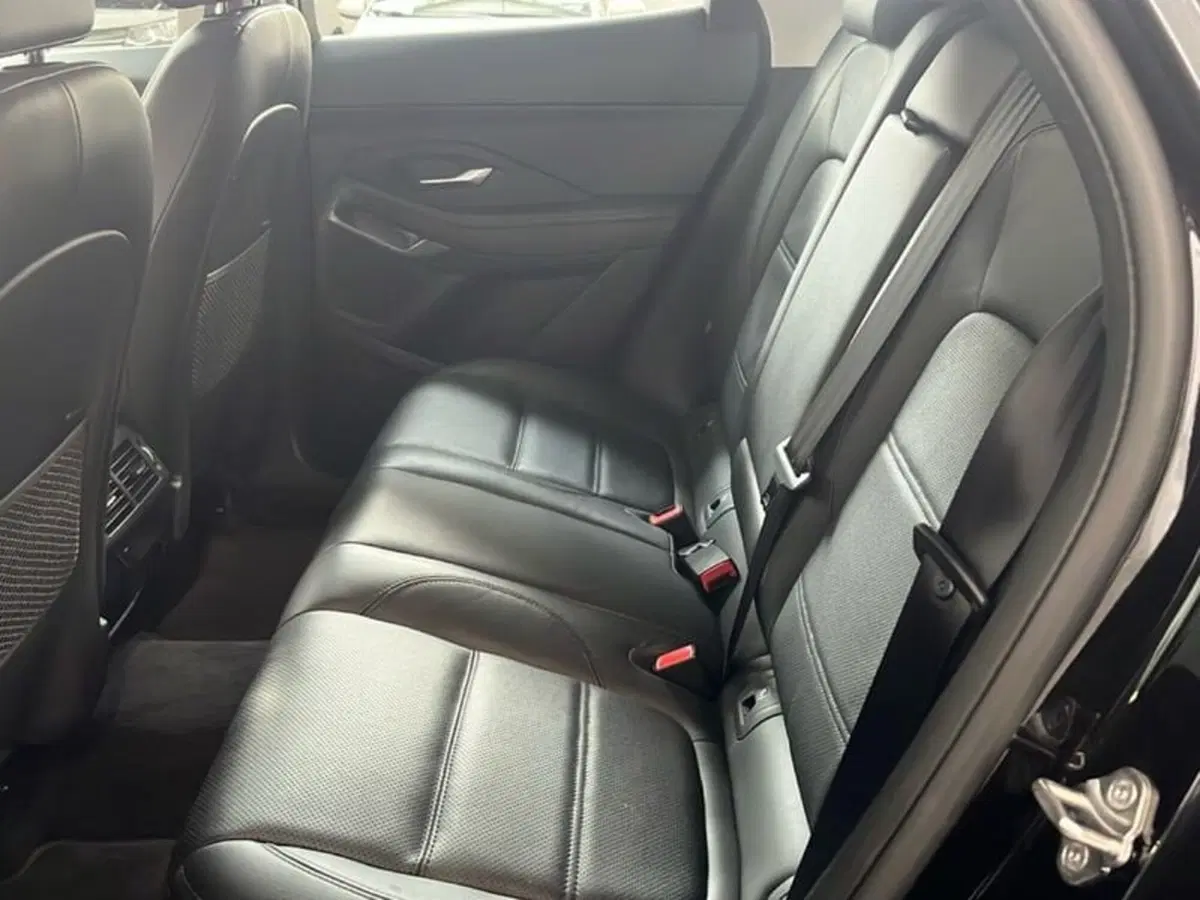 Jaguar E-Pace usata a Vicenza (16)