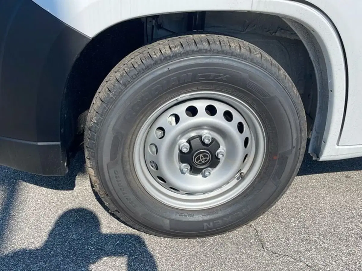 Toyota Proace Max nuova a Vicenza (16)
