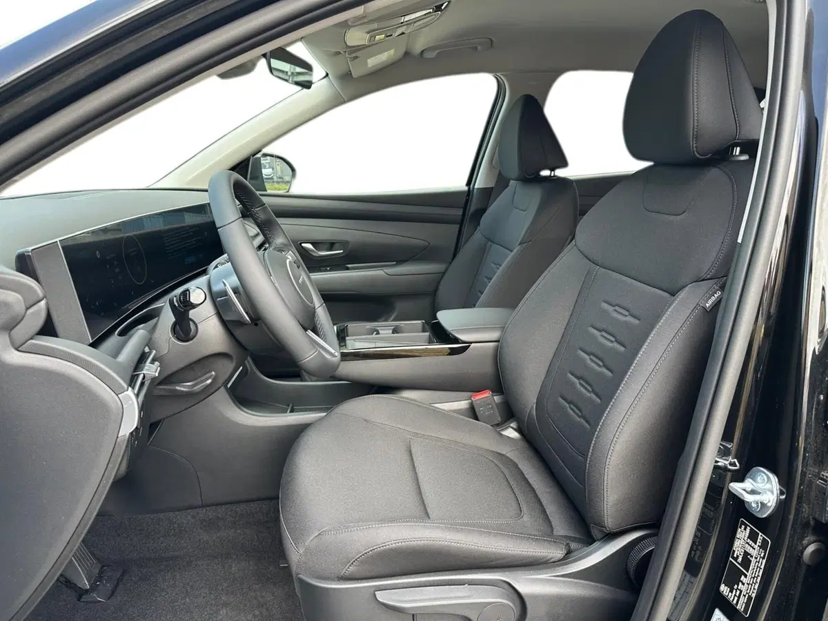 Hyundai Tucson nuova a Pistoia (8)