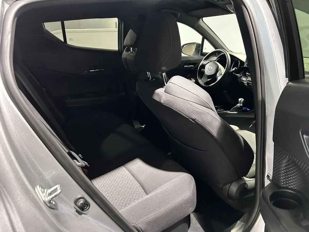 Toyota Toyota C-HR usata a Milano (14)