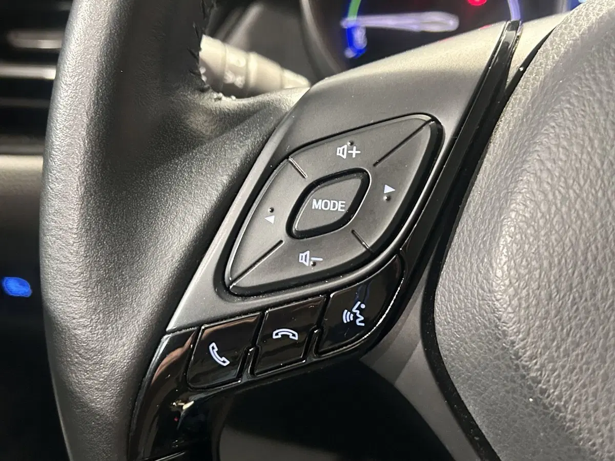 Toyota Toyota C-HR usata a Milano (15)